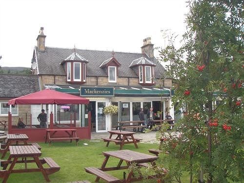 Mackenzies Highland Inn アビーモア エクステリア 写真
